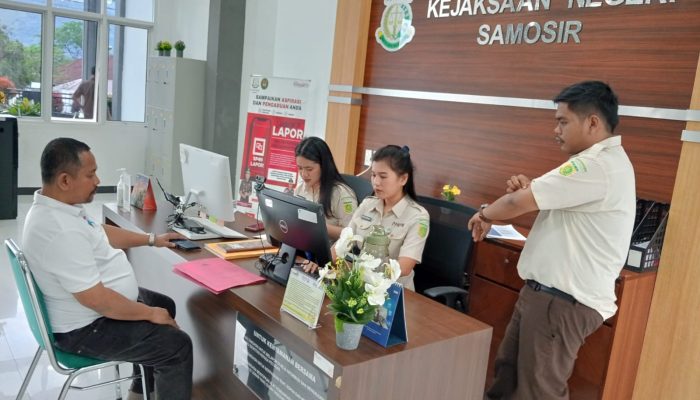 Warga Laporkan Kepala Dinas Sosial Samosir atas Dugaan Korupsi Bansos Banjir Bandang