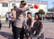 Penyambutan Hangat Bintara Remaja di Polres Samosir, Kapolres Siram Air Kembang sebagai Simbol Kebersamaan