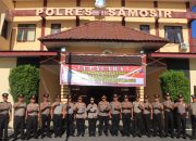 15 Polisi Naik Pangkat, 2 Purnawirawan Dilepas Penuh Haru di Polres Samosir