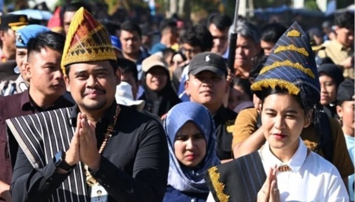 Gubernur Bobby Nasution Hadiri HUT ke-22 Pakpak Bharat, Bawa Banyak Kado untuk Warga