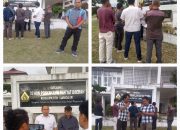 RDP Komisi I DPRD Samosir Terkait Pemecatan dr. Bilmar, Wartawan Ramaikan Wawancara di Depan Gedung Dewan