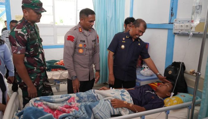 Forkopimda Toba Besuk Pelajar Korban MBG, Pemerintah Pastikan Biaya Pengobatan Ditanggung Penuh