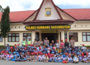POLISI SAHABAT ANAK: SISWA PAUD SANTA LUSIA LINTONGNIHUTA BELAJAR CERIA DI POLRES HUMBAHAS