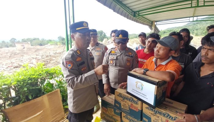 Sigap Peduli, Polres Humbahas Distribusikan Bantuan Pasca Bencana di Humbahas
