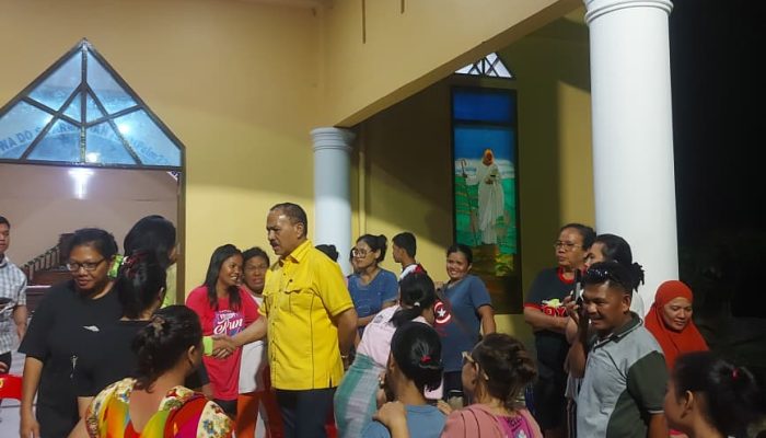 Dr. Maruli Siahaan Salurkan Bantuan Bagi Korban Banjir di Kelurahan Terjun Medan Marelan