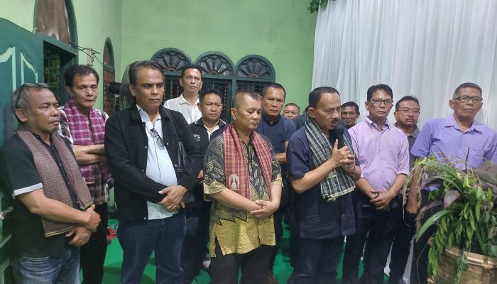 Kunjungan Sosial, Dr. Maruli Siahaan Sampaikan Belasungkawa kepada Keluarga Besar PPSD Siahaan