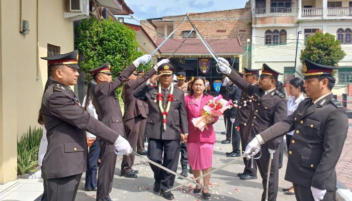 Pelepasan Purna Bhakti Kapolsek Onanrunggu, Kapolres Samosir: Kita Harus Berdoa Agar Tetap Sehat Hingga Pensiun