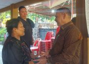 Dr. Maruli Siahaan Melayat ke Rumah Duka Aiptu (P) Robert Panjaitan