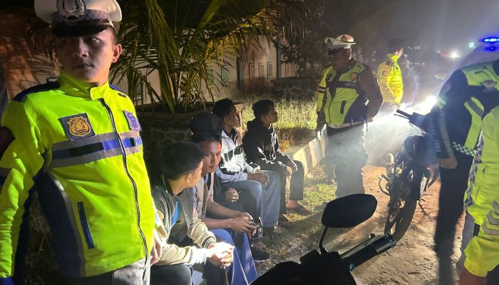 Sat Lantas Polres Humbahas Gerak Cepat Bubarkan Kerumunan Remaja Diduga Balap Liar