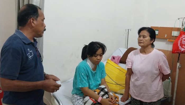 Relawan Palito Tebing Tinggi Wakili Dr. Maruli Siahaan Kunjungi Warga yang Jalani Cuci Darah