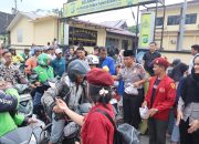 Berbagi Kebahagiaan, Polres Pematangsiantar Bersama OKP Cipayung Berbagi Takjil kepada Masyarakat