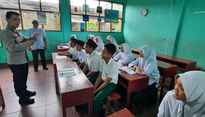 Jalin Silaturahmi, Sat Binmas Polres Pematangsiantar Sambang Pesantren Kilat MTs Mesra