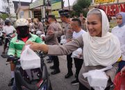 Jelang Berbuka Puasa, Polres Pematangsiantar Berbagi Takjil dengan Masyarakat