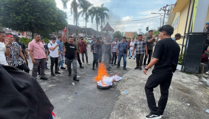 Antisipasi Aksi Massa, Polres Pematangsiantar Gelar Simulasi Pengamanan Mako
