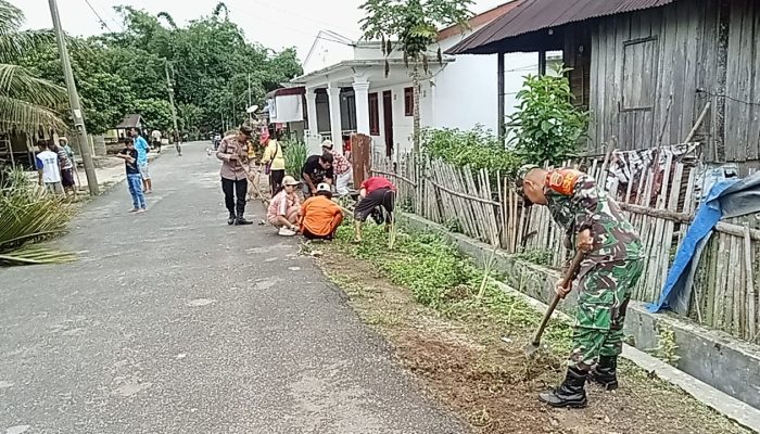 Sambut Lomba LBS PKK, Polsek Siantar Marihat dan Warga Kompak Gotong Royong Bersihkan Lingkungan