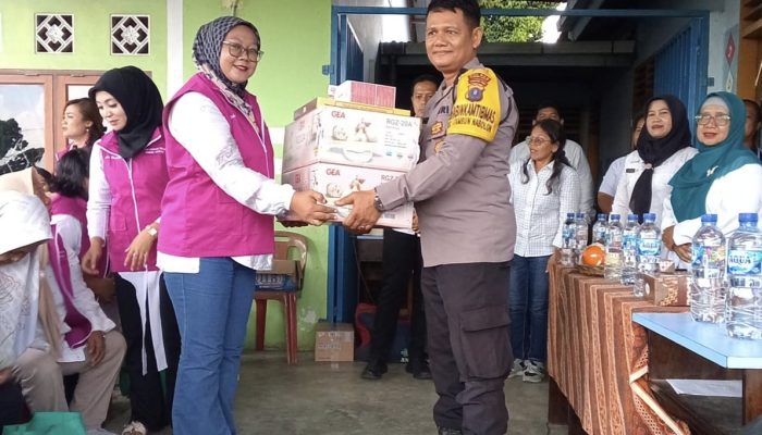 Perkuat Kemitraan, Bhabinkamtibmas Hadiri Penutupan Pelatihan Kader Posyandu di Siantar Martoba