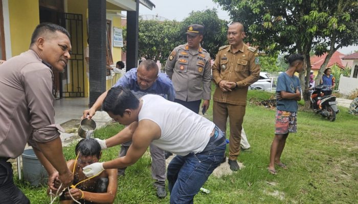 Aksi Cepat dan Humanis: Kapolsek Gunung Malela Turun Tangan Tangani ODGJ Penggali Makam, Tuntas dalam Sehari