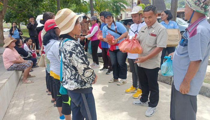 Dukung Trail of The Kings, Warga dan Pemerintah Bersihkan Kawasan Pangururan