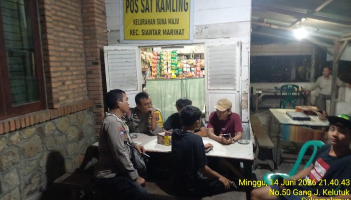 Bhabinkamtibmas Polsek Siantar Marihat SALING di Pos Kamling Gang Kelutuk