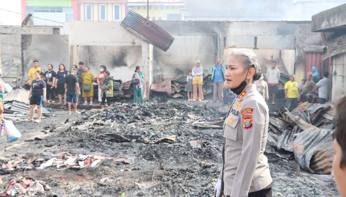 Kapolres Pematangsiantar Turun Langsung Pengecekan TKP Kebakaran Kios di Pasar Dwikora Parluasan