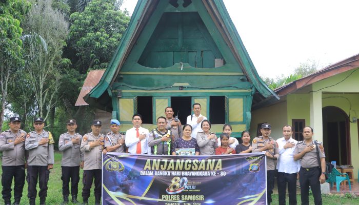 Jelang HUT Bhayangkara ke-80, Polres Samosir Gelar Anjangsana dan Salurkan Bantuan kepada Warakauri
